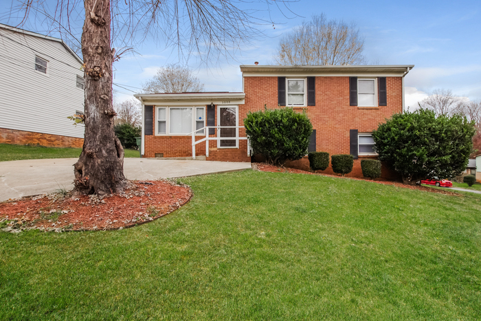 3000 Marigold Ln in Gastonia, NC - Building Photo