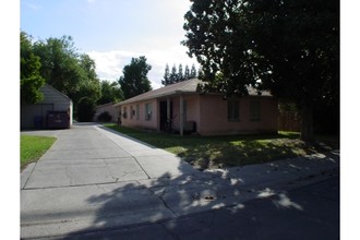 260 Harding Ave in Sacramento, CA - Building Photo - Building Photo