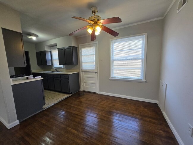 964 Elizabeth Ln in Memphis, TN - Foto de edificio - Building Photo