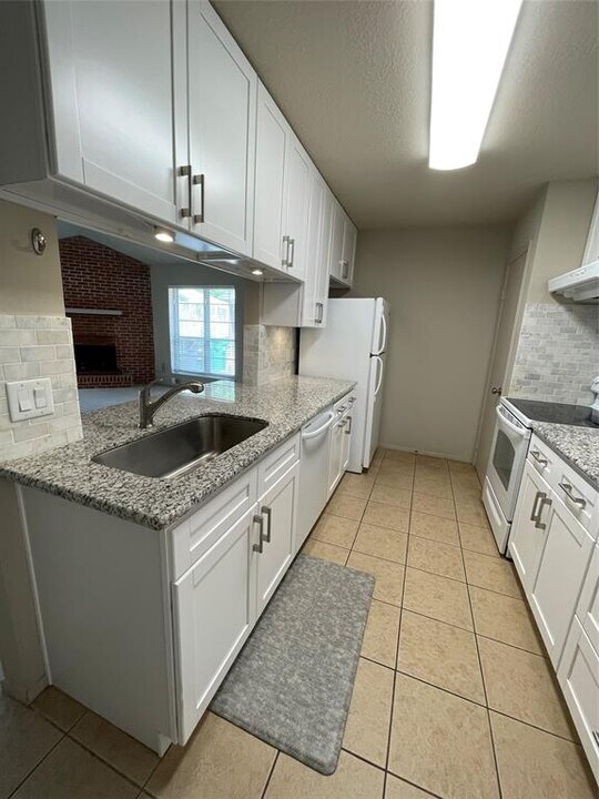 10834 Lynbrook Dr Photo