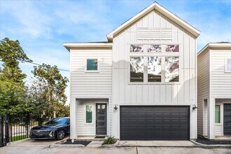 105 W Whitney St in Houston, TX - Foto de edificio - Building Photo