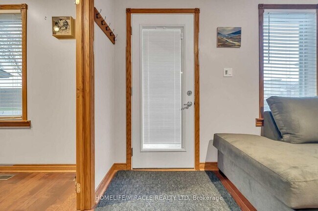 48 Park St W in Mississauga, ON - Building Photo - Building Photo