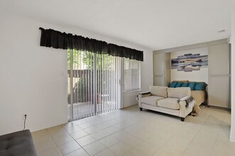3701 Colonial Dr in Modesto, CA - Building Photo - Building Photo