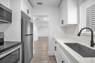 1801 SW 5th St, Unit #1 in Miami, FL - Building Photo