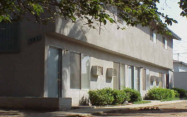 531 Penrose Dr in Corona, CA - Foto de edificio - Building Photo