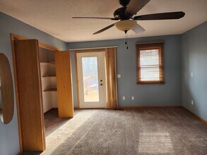 3131 Dubuque St NE in Iowa City, IA - Foto de edificio - Building Photo