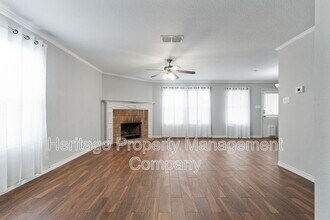 5823 Armstrong Well in San Antonio, TX - Building Photo - Building Photo