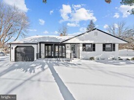 443 Valley Run Dr in Cherry Hill Township, NJ - Building Photo