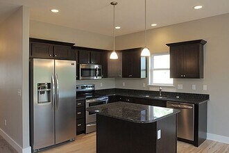 2091 Mackinaw Dr in Iowa City, IA - Building Photo - Building Photo