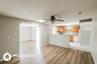 7956 E Victoria Dr in Tucson, AZ - Building Photo - Building Photo