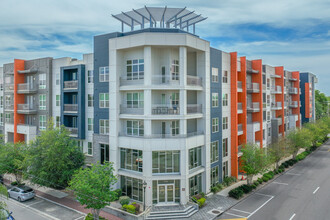 Edge at 1702 in Tampa, FL - Foto de edificio - Building Photo