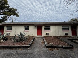 2100 South St in Leesburg, FL - Building Photo