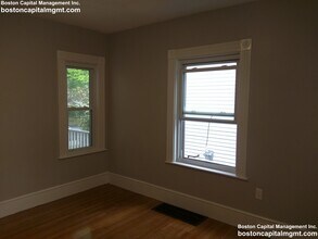 30 Touro Ave in Medford, MA - Foto de edificio - Building Photo