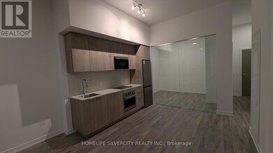 15 Skyridge Dr in Brampton, ON - Building Photo - Building Photo