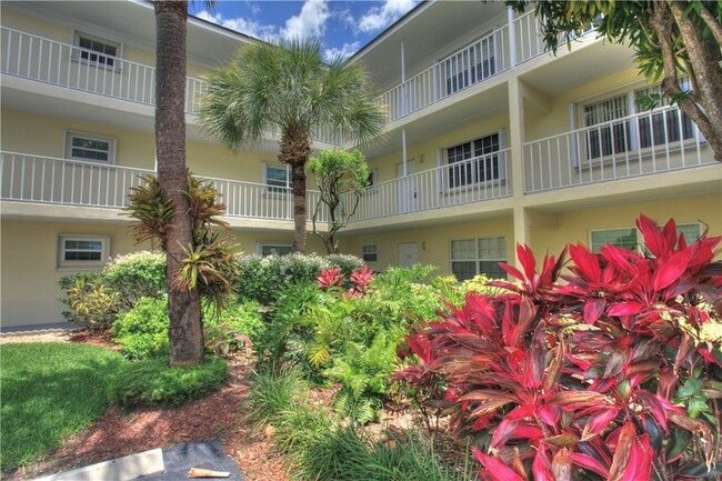 1441 Ocean Dr in Vero Beach, FL - Building Photo - Building Photo