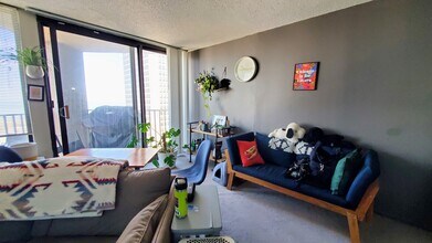 5320 N Sheridan Rd, Unit 1608 in Chicago, IL - Building Photo - Building Photo