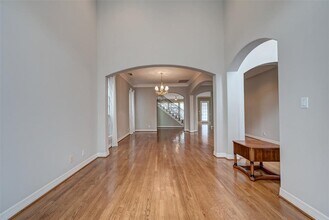 13518 Broadmeadow Ln in Houston, TX - Foto de edificio - Building Photo