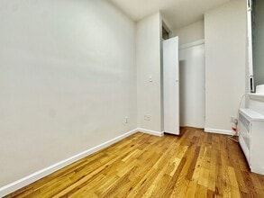 953 Amsterdam Ave in New York, NY - Foto de edificio - Building Photo