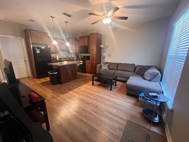 1934 Ann Arbor Ave in Tallahassee, FL - Building Photo - Building Photo