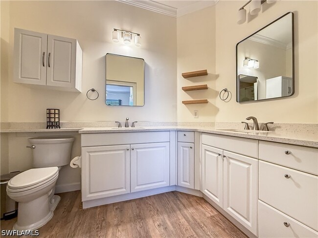 property at 8524 Via Lungomare Cir