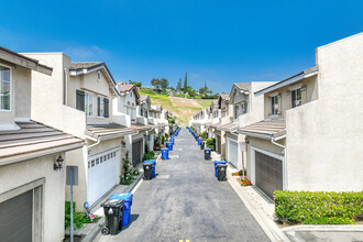 Carlyle in Canoga Park, CA - Building Photo - Building Photo