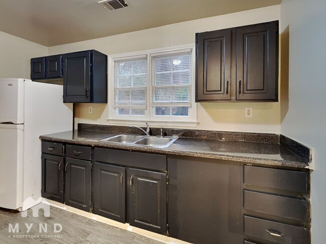 1826 County Line Rd SW in Atlanta, GA - Building Photo - Building Photo