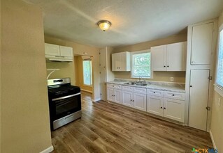 1101 Hall Ave in Killeen, TX - Foto de edificio - Building Photo