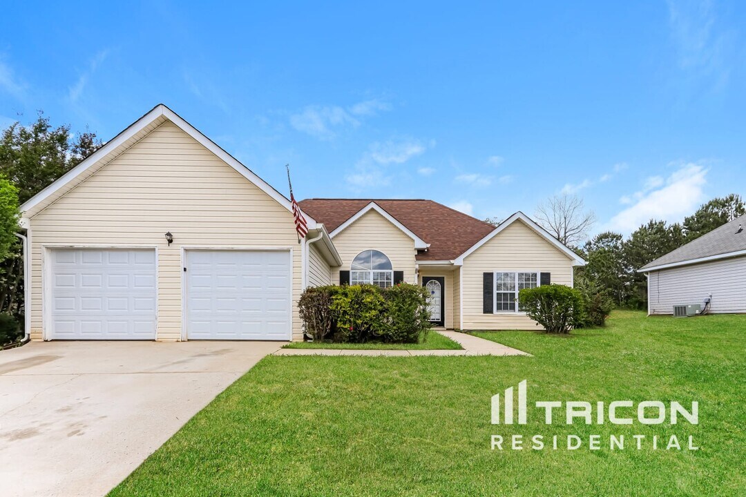 1128 Misty Meadows Crossing in Hampton, GA - Building Photo