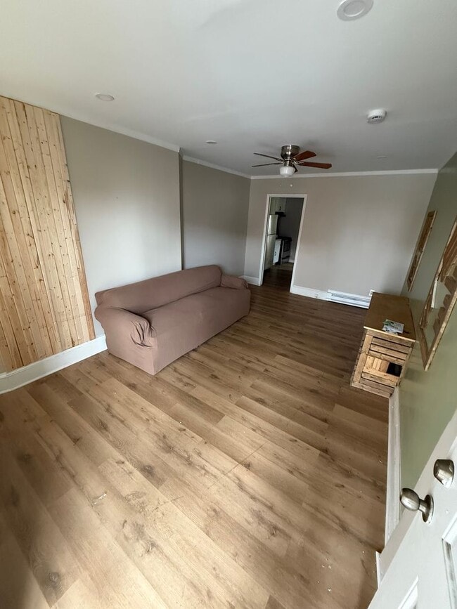 5211 Greenway Ave in Philadelphia, PA - Building Photo - Building Photo