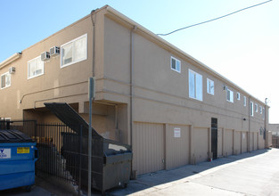 Swift Ave Apartments in San Diego, CA - Building Photo - Building Photo