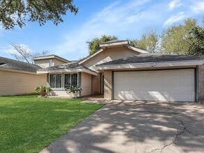 19734 Lake Hollow Ln in Houston, TX - Building Photo - Building Photo