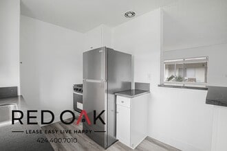 630 N Cerritos Ave, Unit 216 in Azusa, CA - Building Photo - Building Photo