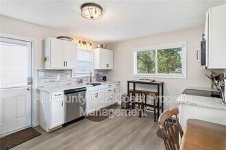 604 Church St in Nokomis, FL - Building Photo - Building Photo