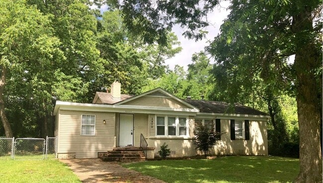 property at 3438 Cloverdale Rd