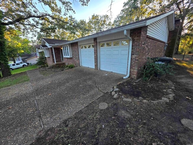 8303 Pennwood Dr in Sherwood, AR - Building Photo - Building Photo