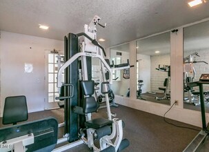 1300 Saratoga Ave in Ventura, CA - Building Photo - Building Photo