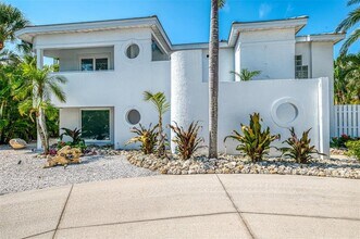 412 Treasure Boat Way in Siesta Key, FL - Building Photo - Building Photo