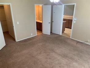 1517 Waters Edge Dr in Glenn Heights, TX - Building Photo - Building Photo