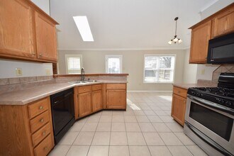 6657 Millgrove Park Dr in Memphis, TN - Building Photo - Building Photo
