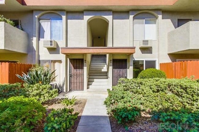 9528 Carroll Canyon Rd in San Diego, CA - Building Photo - Building Photo