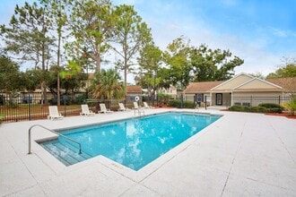 Pinewood Pointe in Jacksonville, FL - Building Photo - Building Photo