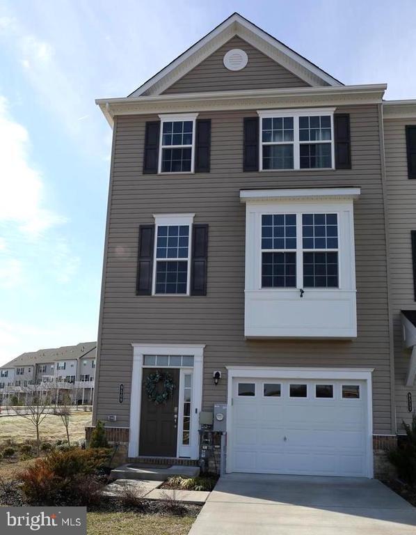 property at 9509 Mary Geneva Ln