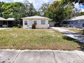4609 18th Ave S in St. Petersburg, FL - Building Photo