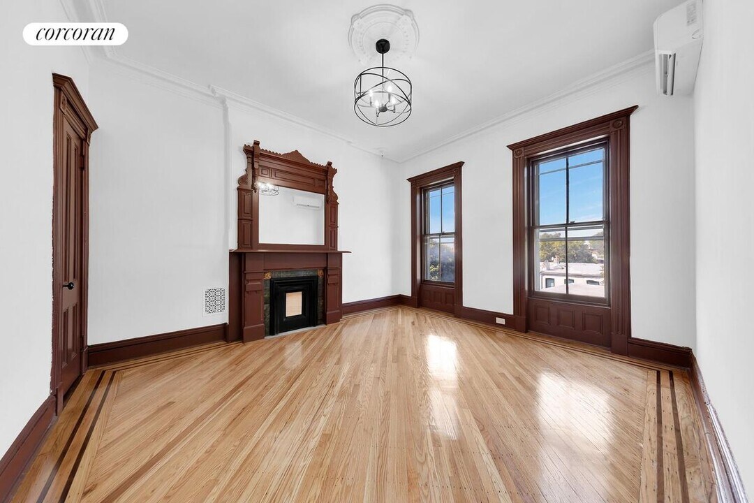 209 Jefferson Ave in Brooklyn, NY - Building Photo