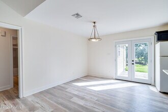 147 Oak Crest Dr in Lafayette, LA - Building Photo - Building Photo