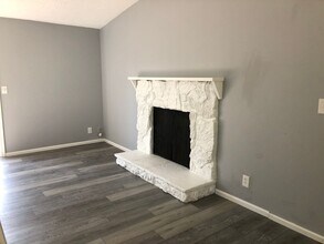 24781 Parkside Dr in Veneta, OR - Building Photo - Building Photo