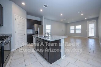 9404 W Gambel Oak Ln in Marana, AZ - Building Photo - Building Photo