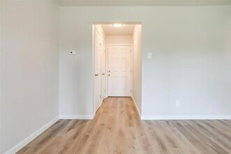 921 Willow Cir S in Burleson, TX - Building Photo - Building Photo