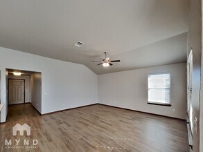 10600 NW 20th St in Yukon, OK - Building Photo - Building Photo