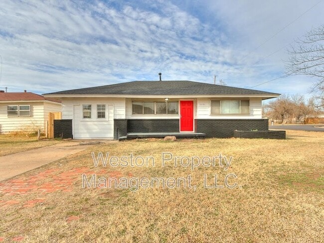 property at 5721 SE 8th St